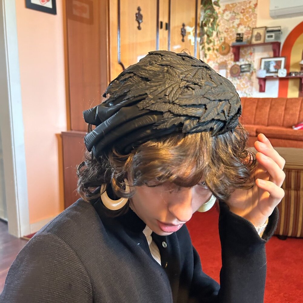 1950s Mad Men style black leaf fascinator hat!